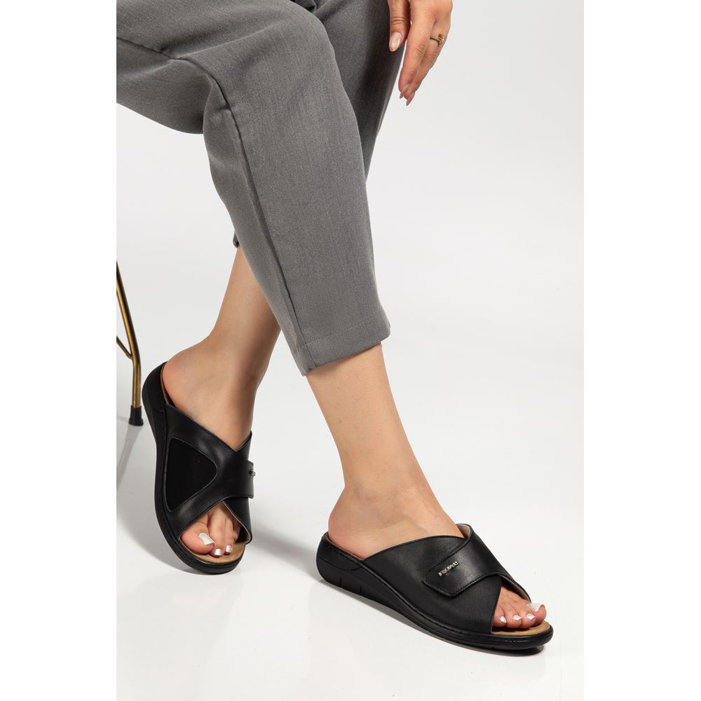 2833 SİYAH  İç Tabanı Çıkan Halluks Valgus Bunyon Kemik Çıkıntısına Özel Hakiki Deri Ortopedik Terlik