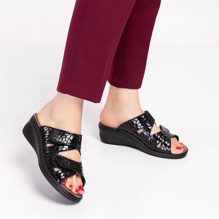 1365808 SİYAH TURTLE TABANI ÇIKAN HAKİKİ DERİ ORTOPEDİK TERLİK