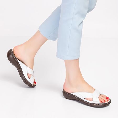 203 Beyaz Hakiki Deri Masaj Etkili Terlik